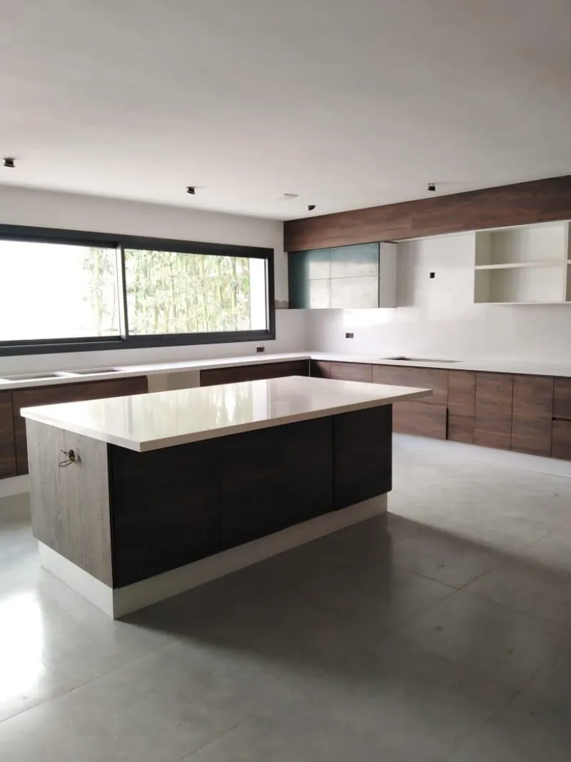 Reforma de baño moderno — detalle 3